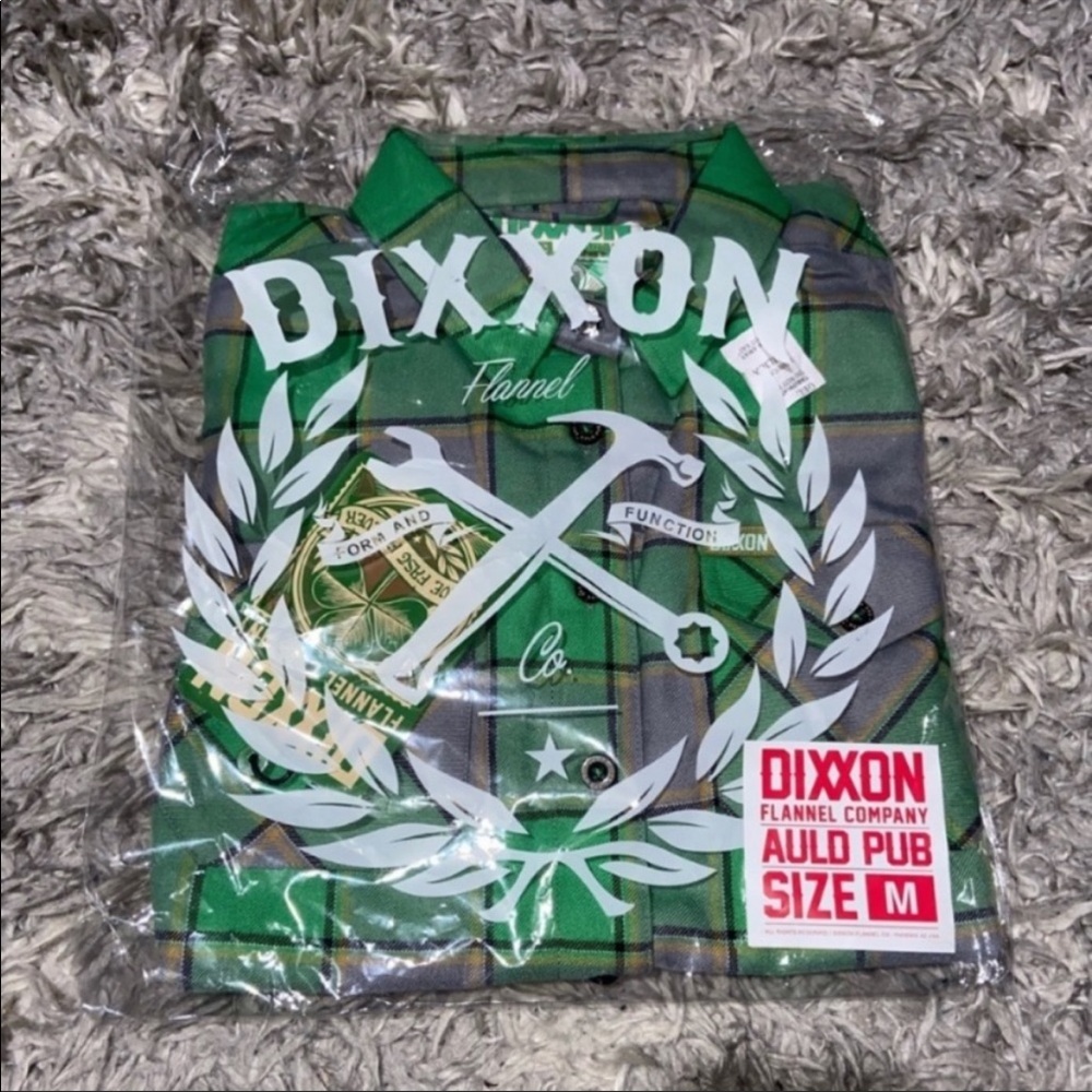 Womens Dixxon Flannel Medium “Auld Pub”